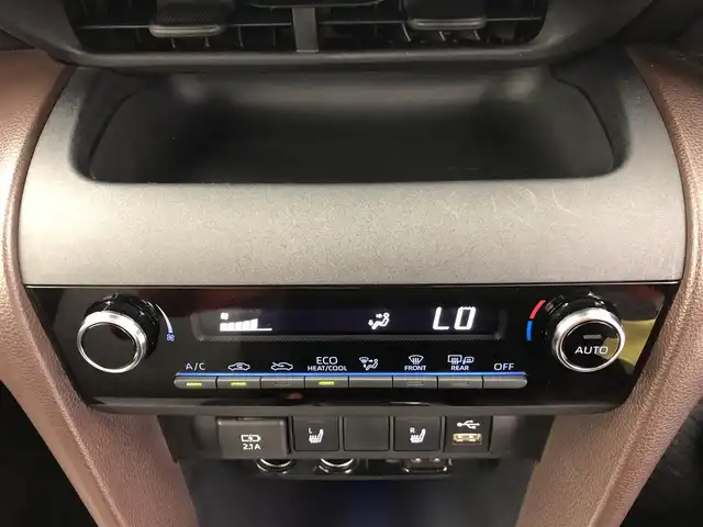 トヨタ ヤリスクロス ハイブリッド Z 愛知県 2021(令3)年 3.9万km 赤 トヨタセーフティセンス/純正ディスプレイオーディオナビ/（フルセグTV/Bluetooth/）/全方位カメラ/パワーバックドア/レーダークルーズコントロール/ステアリングヒーター/本革ステアリング/ステアリングリモコン/ハーフレザー/パワーシート/ETC2.0/ドライブレコーダー/電子パーキング/シートヒーター（D＋N）/シガーソケット/純正18インチAW/純正フロアマット