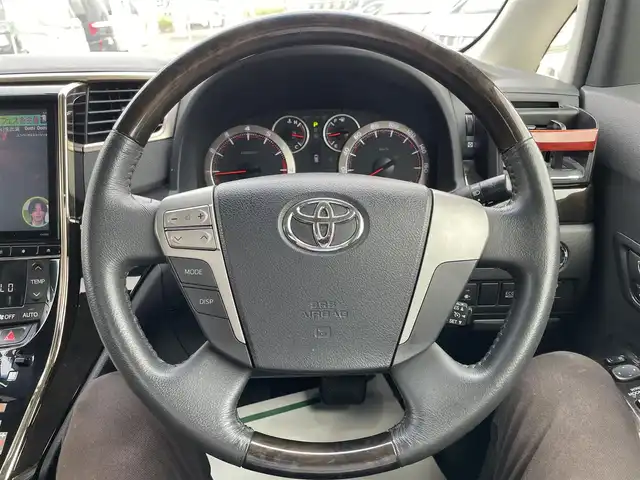 トヨタ アルファード 240S タイプゴールドⅡ 千葉県 2014(平26)年 7.6万km ホワイトパールクリスタルシャイン モデリスタエアロ/モデリスタマフラー/社外車高調/サンルーフ/ALPINEビッグXナビ【EX1000】/・CD/DVD/MSV/Bluetooth/フルセグ/バックカメラ/両後パワースライドドア/パワーバックドア/クルーズコントロール/スマートキー/前後コーナーセンサー/ハーフレザーシート/純正18インチアルミホイール/純正キセノンヘッドライト/フォグランプ/AV100V100W電源/社外エアホーン(コンプレッサー付)/ウッドコンビステアリング/ビルトインETC/ドアバイザー/サイド＆カーテンエアバッグ/新車時保証書＆取扱説明書