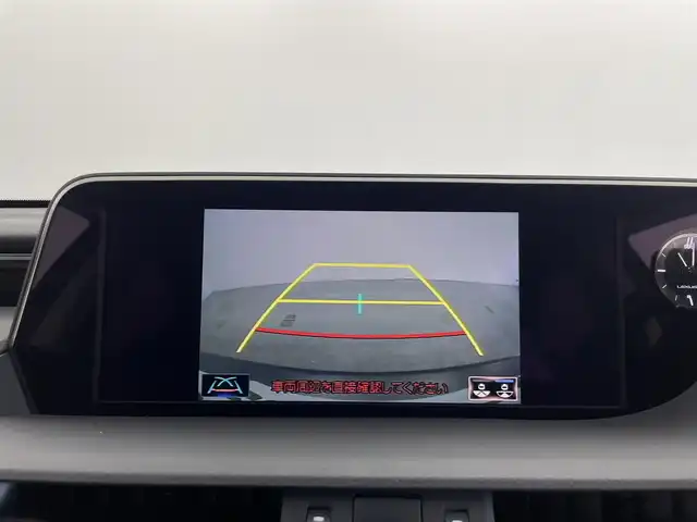 レクサス ＥＳ 300h 群馬県 2020(令2)年 4.7万km マーキュリーグレーマイカ 板金中のため陸送時間かかります（9/20）/三眼フルLEDヘッドライト/上下2段式アダプティブハイビームシステム/カラーヘッドアップディスプレイ/＝＝＝＝＝＝＝/純正12.3インチワイドディスプレイナビ/・フルセグTV/AM/FM/Bluetooth/・CD/DVD/AUX/USB/Miracast/=========/ムーンルーフ/Lexus Safety System＋/・プリクラッシュセーフティ/ミリ波レーダー＋単眼カメラ方式/・オートマチックハイビーム/・レーダークルーズコントロール/・ロードサインアシスト/・先行車発進告知機能/L texシート(運転席・助手席ベンチレーション機能・ヒーター)/ステアリングヒーター/電動チルト＆テレスコピックステアリング(オートアウェイ＆オートリターン機能付き)