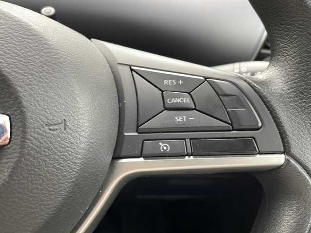 日産 セレナ X Vセレクション 岩手県 2018(平30)年 4万km ブリリアントシルバー 社外ナビ/AM/FM/Bluetooth/バックカメラ/アラウンドビューモニター/ETC/ドライブレコーダー/クルーズコントロール/衝突被害軽減ブレーキ/レーンキープアシスト/横滑り防止装置/アイドリングストップ/オートライト/スマートキー/プッシュスタート/電動格納ミラー/取扱説明書
