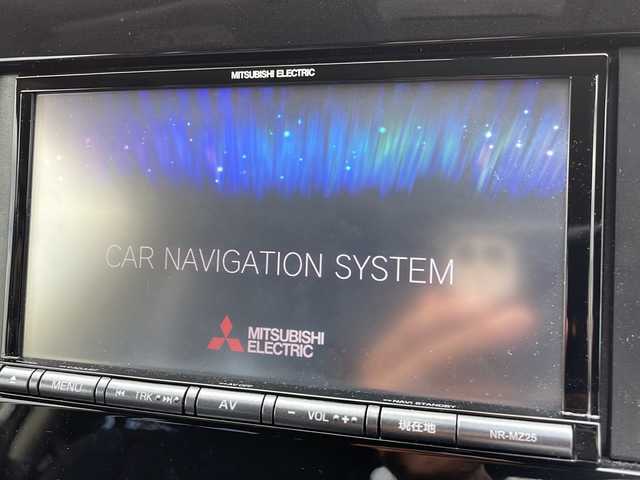 日産 セレナ X Vセレクション 岩手県 2018(平30)年 4万km ブリリアントシルバー 社外ナビ/AM/FM/Bluetooth/バックカメラ/アラウンドビューモニター/ETC/ドライブレコーダー/クルーズコントロール/衝突被害軽減ブレーキ/レーンキープアシスト/横滑り防止装置/アイドリングストップ/オートライト/スマートキー/プッシュスタート/電動格納ミラー/取扱説明書