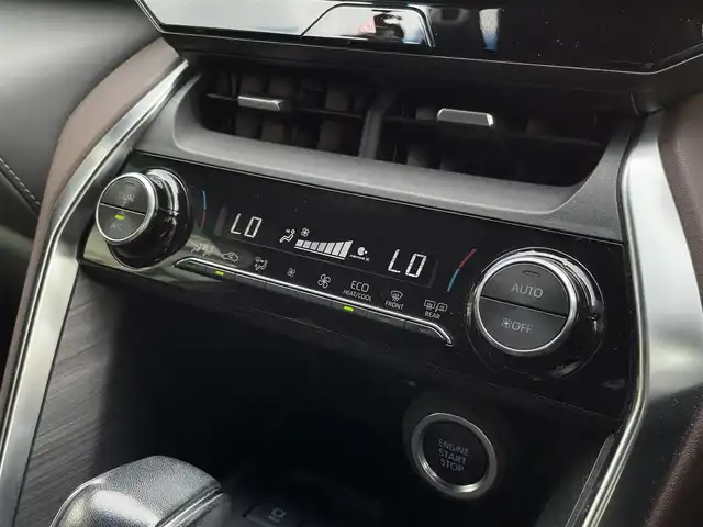 トヨタ ハリアー G 福岡県 2021(令3)年 4.7万km ホワイトパールクリスタルシャイン 純正8型メモリナビ（フルセグTV/BT）トヨタセーフティセンスバックカメラコーナーセンサー電動リアゲートレーダークルコンETCデジタルインナーミラー純正18インチアルミホイールスマートキープッシュスタート