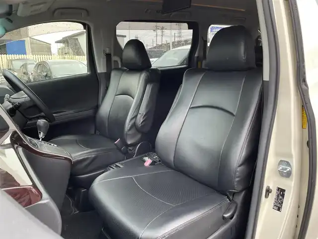 トヨタ アルファード 240S 愛知県 2013(平25)年 12万km ゴールドパールクリスタルシャイン (株)IDOMが運営する【じしゃロン名古屋鳴海店】の自社ローン専用車両になりますこちらは現金またはオートローンご利用時の価格です。自社ローンご希望の方は別途その旨お申付け下さい/社外ナビ/・型番：VIE-X009/・フルセグTV/SD/DVD/CD/BT/・バックカメラ/・ETC/・社外フリップダウン/革張ステアリング/・ステアリング/両側パワースライドドア/プッシュスタート/・スマートキー/電動格納ミラー/・ウィンカーミラー/キセノンヘッドライト/・フォグランプ/・オートライト/ドアバイザー/純正フロアマット