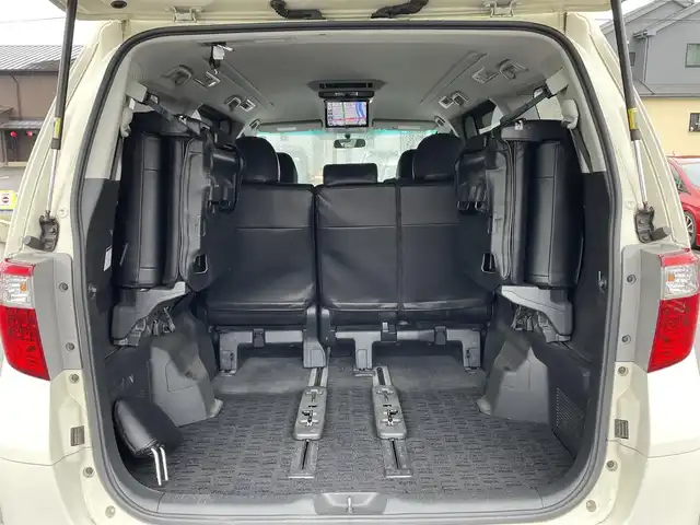 トヨタ アルファード 240S 愛知県 2013(平25)年 12万km ゴールドパールクリスタルシャイン (株)IDOMが運営する【じしゃロン名古屋鳴海店】の自社ローン専用車両になりますこちらは現金またはオートローンご利用時の価格です。自社ローンご希望の方は別途その旨お申付け下さい/社外ナビ/・型番：VIE-X009/・フルセグTV/SD/DVD/CD/BT/・バックカメラ/・ETC/・社外フリップダウン/革張ステアリング/・ステアリング/両側パワースライドドア/プッシュスタート/・スマートキー/電動格納ミラー/・ウィンカーミラー/キセノンヘッドライト/・フォグランプ/・オートライト/ドアバイザー/純正フロアマット