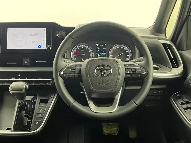 トヨタ ノア S－G 栃木県 2023(令5)年 2.2万km スパークリングブラックパールクリスタルシャイン 4WD/純正ディスプレイオーディオ/・Bluetooth/Android Auto/・フルセグTV/・CD/DVD/・FM/AM/トヨタセーフティセンス/・プリクラッシュセーフティ/。誤発進抑制/・レーントレーシングアシスト/・レーダークルーズコントロール/・オートハイビーム/片側電動スライドドア/バックカメラ/ビルトインETC2.0/前後ドライブレコーダー/LEDヘッドライト/LEDフォグランプ/純正16インチアルミホイール/ドアバイザー/純正フロアマット/サイド+カーテンエアバッグ/スマートキー