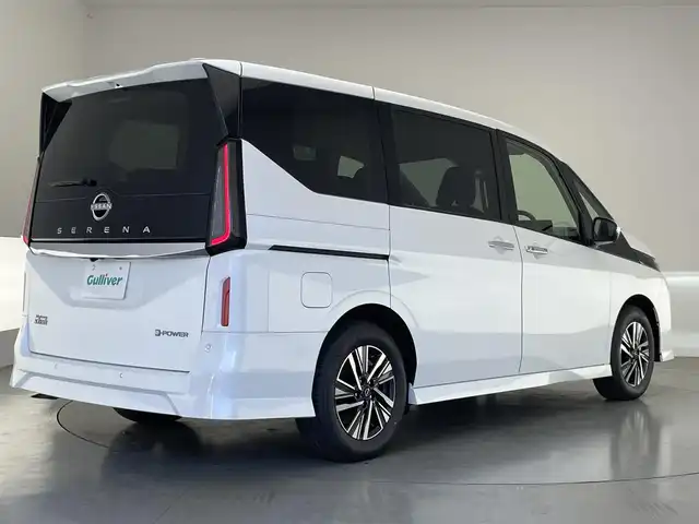 日産 セレナ e－パワー ハイウェイスター V 愛知県 2025(令7)年 0.1千km 白 登録済未使用車　純１２．３型ＤＡナビＴＶ　禁煙　全方位カメラ　プロパイロット　ＢＳＭ　内蔵前後ドラレコ　デジタルインナーミラー　ＨＤＭＩ　ワイヤレス充電　衝突軽減　車線逸脱　両側パワスラ　ハンドル支援/e-POWER　ハイウエイスターV　ヘッドランプ オートレベライザー+アダプティブLEDヘッドライトシステム+インテリジェント アラウンドビューモニター（移動物 検知機能付）+インテリジェント ルームミラー+アドバンスドドライブアシストディスプレイ（12.3インチカラーディスプレイ）+統合型インターフェースディスプレイ+ワイヤレス充電器+6スピーカー+NissanConnectナビゲーションシステム（地デジ内蔵）+車載通信ユニット（TCU［Telematics Control Unit］）+ETC2.0ユニット（ビルトインタイプ）+ドライブレコーダー（前後セット）+プロパイロット（ナビリンク機能付）+プロパイロット緊急停止支援システム（SOSコール機能付）+SOSコール（488/400円）