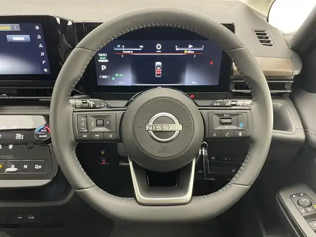 日産 セレナ e－パワー ハイウェイスター V 愛知県 2025(令7)年 0.1千km 白 登録済未使用車　純１２．３型ＤＡナビＴＶ　禁煙　全方位カメラ　プロパイロット　ＢＳＭ　内蔵前後ドラレコ　デジタルインナーミラー　ＨＤＭＩ　ワイヤレス充電　衝突軽減　車線逸脱　両側パワスラ　ハンドル支援/e-POWER　ハイウエイスターV　ヘッドランプ オートレベライザー+アダプティブLEDヘッドライトシステム+インテリジェント アラウンドビューモニター（移動物 検知機能付）+インテリジェント ルームミラー+アドバンスドドライブアシストディスプレイ（12.3インチカラーディスプレイ）+統合型インターフェースディスプレイ+ワイヤレス充電器+6スピーカー+NissanConnectナビゲーションシステム（地デジ内蔵）+車載通信ユニット（TCU［Telematics Control Unit］）+ETC2.0ユニット（ビルトインタイプ）+ドライブレコーダー（前後セット）+プロパイロット（ナビリンク機能付）+プロパイロット緊急停止支援システム（SOSコール機能付）+SOSコール（488/400円）