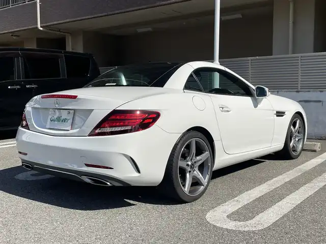メルセデス・ベンツ ＳＬＣ１８０ スポーツ 大阪府 2017(平29)年 4.1万km ポーラホワイト 電動オープン/純正ナビ/フルセグテレビ/バックカメラ/ブラインドスポットモニター/スポーツサスペンション/アイドリングストップ/追従式クルーズコントロール/ビルトインETC/アダプティブLEDヘッドライト/ウィンカーミラー/アナログ時計/9速ATミッション