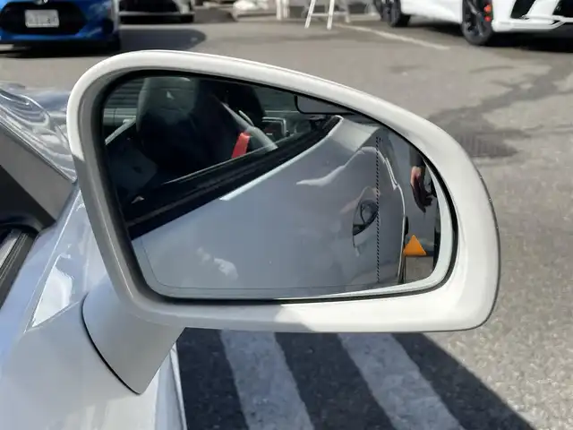 メルセデス・ベンツ ＳＬＣ１８０ スポーツ 大阪府 2017(平29)年 4.1万km ポーラホワイト 電動オープン/純正ナビ/フルセグテレビ/バックカメラ/ブラインドスポットモニター/コーナーセンサー/スポーツサスペンション/アイドリングストップ/追従式クルーズコントロール/ビルトインETC/両席メモリ付きパワーシート/DVD再生/アダプティブLEDヘッドライト/ウィンカーミラー/アナログ時計/9速ATミッション/禁煙車