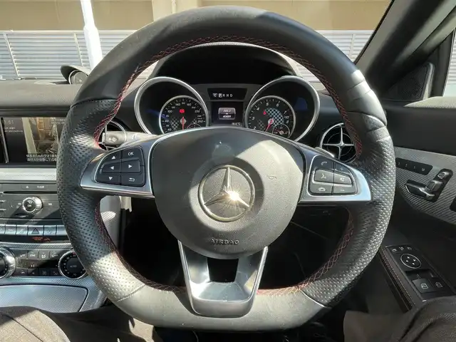 メルセデス・ベンツ ＳＬＣ１８０ スポーツ 大阪府 2017(平29)年 4.1万km ポーラホワイト 電動オープン/純正ナビ/フルセグテレビ/バックカメラ/ブラインドスポットモニター/スポーツサスペンション/アイドリングストップ/追従式クルーズコントロール/ビルトインETC/アダプティブLEDヘッドライト/ウィンカーミラー/アナログ時計/9速ATミッション