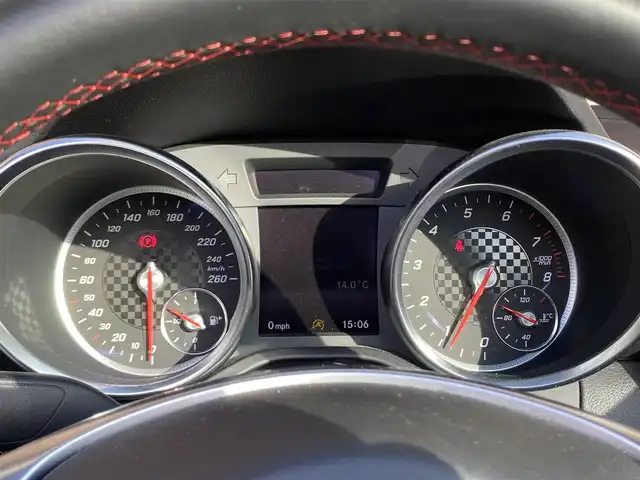 メルセデス・ベンツ ＳＬＣ１８０ スポーツ 大阪府 2017(平29)年 4.1万km ポーラホワイト 電動オープン/純正ナビ/フルセグテレビ/バックカメラ/ブラインドスポットモニター/コーナーセンサー/スポーツサスペンション/アイドリングストップ/追従式クルーズコントロール/ビルトインETC/両席メモリ付きパワーシート/DVD再生/アダプティブLEDヘッドライト/ウィンカーミラー/アナログ時計/9速ATミッション/禁煙車