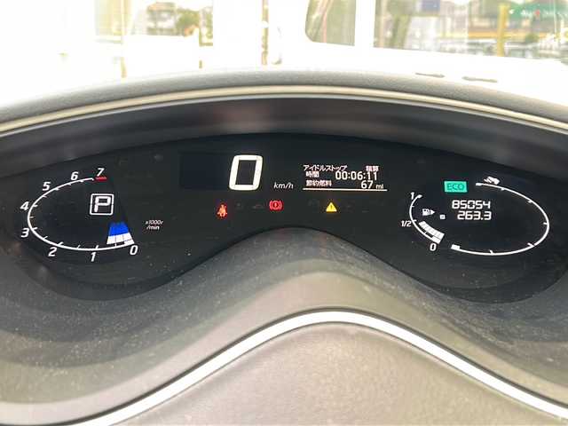 日産 セレナ ハイウェイS S HV Aセーフ 静岡県 2014(平26)年 8.5万km ブリリアントホワイトパール 純正SDナビ/・CD/・DVD/・フルセグＴＶ/・Bluetooth/・AM/・FM/主要装備/・後席モニター/・両側パワスラ/・衝突軽減/・レーンキープ/・クルコン/・コーナーセンサー前後/・全方位カメラ/・ビルトインＥＴＣ/・ドラレコ/・LEDヘッドライト/・オートライト/・フォグランプ/・純正フロアマット/・純正アルミホイール/・スマートキー/・プッシュスタート