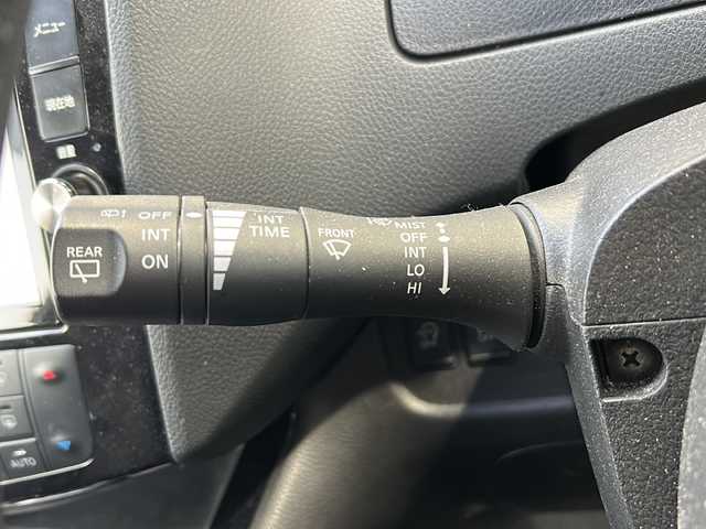 日産 セレナ ハイウェイS S HV Aセーフ 静岡県 2014(平26)年 8.5万km ブリリアントホワイトパール 純正SDナビ/・CD/・DVD/・フルセグＴＶ/・Bluetooth/・AM/・FM/主要装備/・後席モニター/・両側パワスラ/・衝突軽減/・レーンキープ/・クルコン/・コーナーセンサー前後/・全方位カメラ/・ビルトインＥＴＣ/・ドラレコ/・LEDヘッドライト/・オートライト/・フォグランプ/・純正フロアマット/・純正アルミホイール/・スマートキー/・プッシュスタート