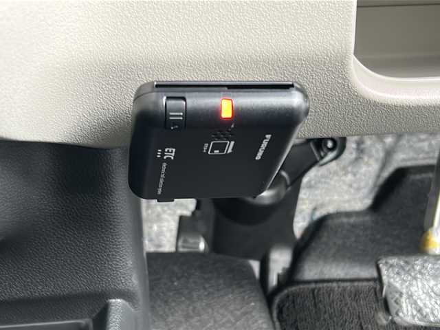 ホンダ Ｎ ＢＯＸ 道北・旭川 2024(令6)年 1万km プラチナホワイトパール /4WD//禁煙車//純正ナビ/BT/USB/TV//バックカメラ//ETC//片側パワースライドドア//ミラーヒーター//エコモード//ステアリングスイッチ//オートライト//LEDヘッドライト//LEDウィンカー//ミラーウィンカー//ロールサンシェード//ホンダセンシング//CMBS//ACC//LKAS//踏み間違え衝突軽減システム//急アクセル抑制機能//歩行者事故低減システム//路外逸脱抑制機能//先行車発信お知らせ//標識認識機能//オートハイビーム//パーキングセンサーシステム//保証書