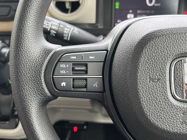 ホンダ Ｎ ＢＯＸ 道北・旭川 2024(令6)年 1万km プラチナホワイトパール /4WD//禁煙車//純正ナビ/BT/USB/TV//バックカメラ//ETC//片側パワースライドドア//ミラーヒーター//エコモード//ステアリングスイッチ//オートライト//LEDヘッドライト//LEDウィンカー//ミラーウィンカー//ロールサンシェード//ホンダセンシング//CMBS//ACC//LKAS//踏み間違え衝突軽減システム//急アクセル抑制機能//歩行者事故低減システム//路外逸脱抑制機能//先行車発信お知らせ//標識認識機能//オートハイビーム//パーキングセンサーシステム//保証書