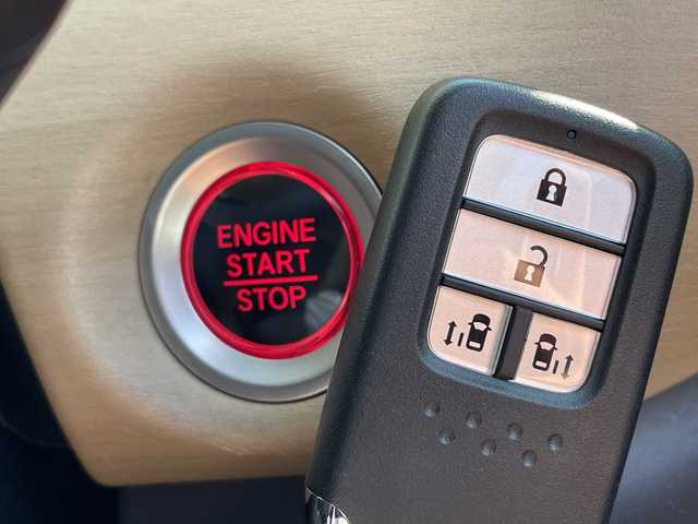 ホンダ フリード G ホンダセンシング 愛知県 2016(平28)年 6.5万km ブルーホライゾンM ホンダセンシング/純正9型ナビ　SDカードなし/フリップダウンモニター/クルーズコントロール/レーンキープアシスト/バックカメラ/衝突軽減システム/両側パワースライドドア/オートライト/LEDヘッドライト/ステアリングスイッチ/ステアリングスイッチ/スマートキー/プッシュスタート