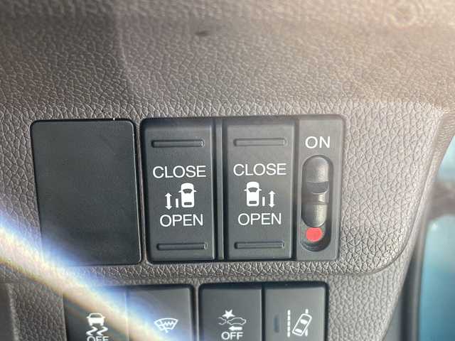 ホンダ フリード G ホンダセンシング 愛知県 2016(平28)年 6.5万km ブルーホライゾンM ホンダセンシング/純正9型ナビ　SDカードなし/フリップダウンモニター/クルーズコントロール/レーンキープアシスト/バックカメラ/衝突軽減システム/両側パワースライドドア/オートライト/LEDヘッドライト/ステアリングスイッチ/ステアリングスイッチ/スマートキー/プッシュスタート