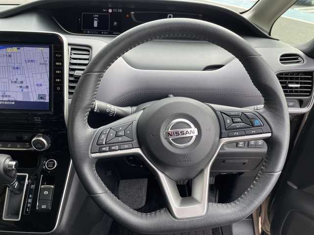 日産 セレナ ハイウェイスター V 愛知県 2021(令3)年 4.4万km カシミヤグレージュ プロパイロット/純正10型ナビ/フリップダウンモニター/全方位カメラ/両側パワースライドドア/クルーズコントロール/バックカメラ/コーナーセンサー/純正アルミホイール/ブラインドスポットモニター/LEDヘッドライト/インテリジェントミラー/リアオートエアコン/オートマチックハイビーム/衝突軽減システム/フルセグ/CD DVD/Bluetooth/ステアリングスイッチ/スマートキー/プッシュスタート