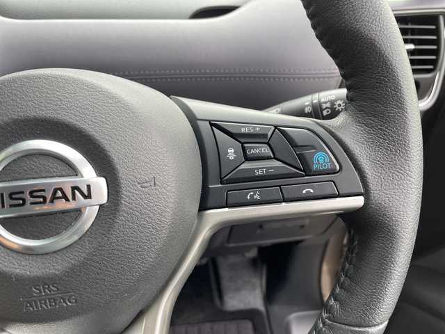 日産 セレナ ハイウェイスター V 愛知県 2021(令3)年 4.4万km カシミヤグレージュ プロパイロット/純正10型ナビ/フリップダウンモニター/全方位カメラ/両側パワースライドドア/クルーズコントロール/バックカメラ/コーナーセンサー/純正アルミホイール/ブラインドスポットモニター/LEDヘッドライト/インテリジェントミラー/リアオートエアコン/オートマチックハイビーム/衝突軽減システム/フルセグ/CD DVD/Bluetooth/ステアリングスイッチ/スマートキー/プッシュスタート