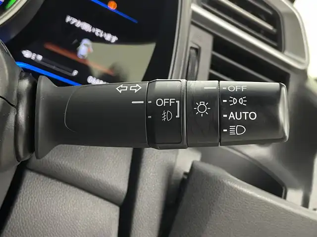 ホンダ フィット ハイブリット Sパッケージ 埼玉県 2015(平27)年 6.7万km プレミアムホワイトパールⅡ 純正ナビ Bカメラ 衝突軽減 ETC LED 前後ドライブレコーダー フルセグ クルーズコントロール ＭＴモード付ＡＴ 純正フロアマット 純正16インチアルミ Bluetooth スマートキー