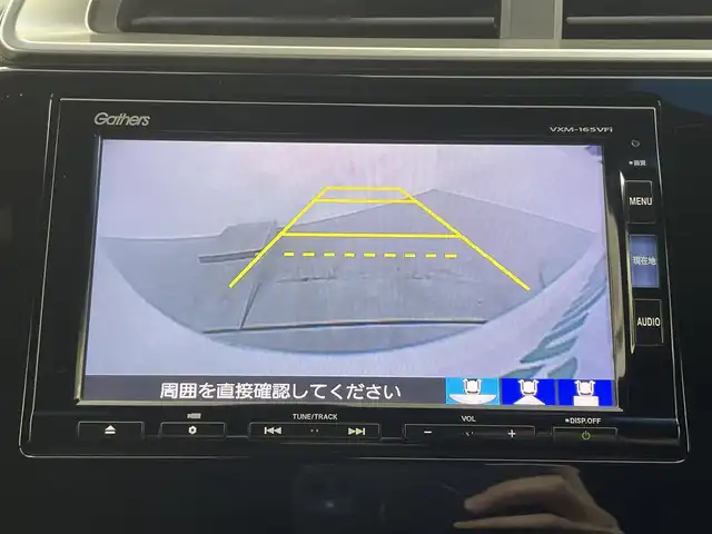 ホンダ フィット ハイブリット Sパッケージ 埼玉県 2015(平27)年 6.7万km プレミアムホワイトパールⅡ 純正ナビ Bカメラ 衝突軽減 ETC LED 前後ドライブレコーダー フルセグ クルーズコントロール ＭＴモード付ＡＴ 純正フロアマット 純正16インチアルミ Bluetooth スマートキー