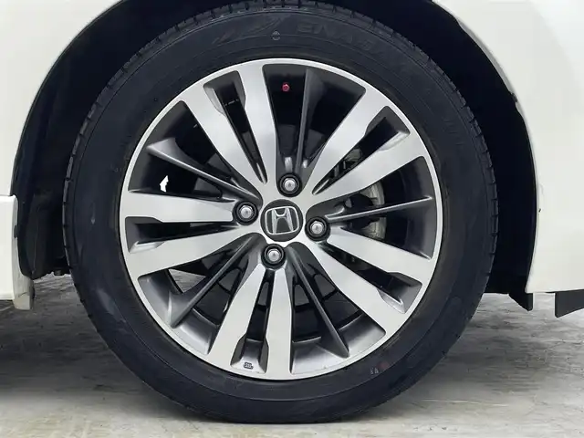 ホンダ フィット ハイブリット Sパッケージ 埼玉県 2015(平27)年 6.7万km プレミアムホワイトパールⅡ 純正ナビ Bカメラ 衝突軽減 ETC LED 前後ドライブレコーダー フルセグ クルーズコントロール ＭＴモード付ＡＴ 純正フロアマット 純正16インチアルミ Bluetooth スマートキー