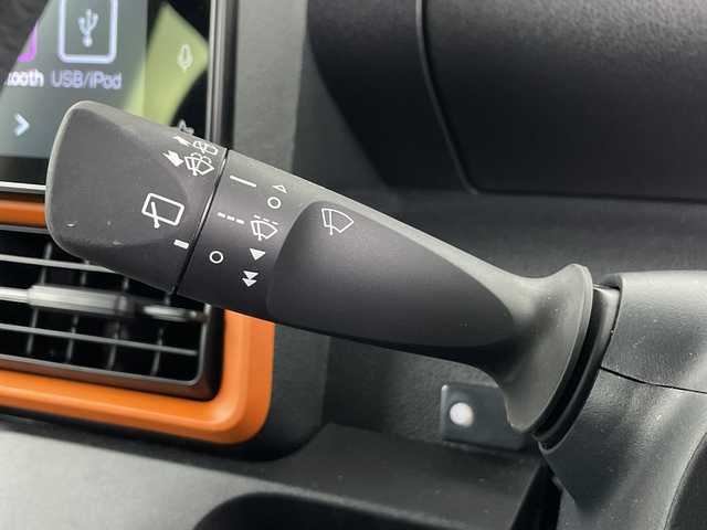 ダイハツ タント ファンクロスターボ 埼玉県 2025(令7)年 0.3万km クロムグレーメタリック 純正9インチディスプレイオーディオ/スマートアシスト/両側パワースライドドア/HDMI/USBソケット/バックカメラ/ドライブレコーダー/ETC/前席シートヒーター/LEDヘッドライト/プッシュスタート/スマートキー/純正15インチアルミホイール