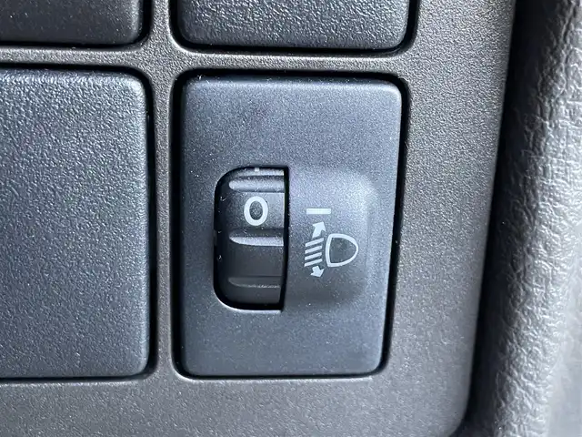 トヨタ ランドクルーザー プラド TX 東京都 2013(平25)年 2.5万km ホワイトパールクリスタルシャイン ナビ　/横滑り防止　/電格ミラー　/ビルトインＥＴＣ　/トランスファースイッチ　/ウィンドシールドデアイサー　/ヘッドライトレベライザー　/純正フロアマット　/ドアバイザー　/ステアリングスイッチ　/プッシュスタート