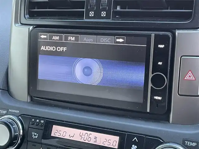 トヨタ ランドクルーザー プラド TX 東京都 2013(平25)年 2.5万km ホワイトパールクリスタルシャイン ナビ　/横滑り防止　/電格ミラー　/ビルトインＥＴＣ　/トランスファースイッチ　/ウィンドシールドデアイサー　/ヘッドライトレベライザー　/純正フロアマット　/ドアバイザー　/ステアリングスイッチ　/プッシュスタート