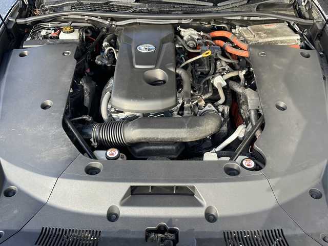 トヨタ クラウン ハイブリッド RS アドバンス Four 岩手県 2018(平30)年 3.8万km ダークブルーマイカ サンルーフ ヘッドアップディスプレイ デジタルインナーミラー ナビ バックC フルセグ DVD再生 ビルドインETC2.0 メモリ付電動ハーフレザーシート シートヒーター ステアリングヒーター BSM GPSレーダー AC100Vコンセント レーダークルーズ パドルシフト 4本出しマフラー 純正18AW オートLEDライト フォグランプ