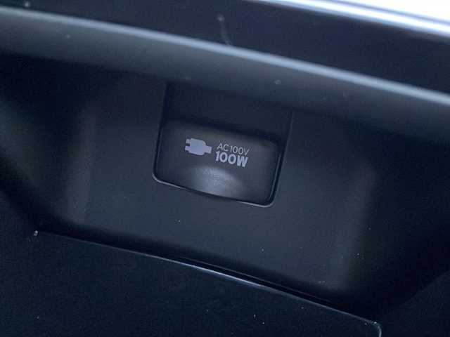 トヨタ クラウン ハイブリッド RS アドバンス Four 岩手県 2018(平30)年 3.8万km ダークブルーマイカ サンルーフ ヘッドアップディスプレイ デジタルインナーミラー ナビ バックC フルセグ DVD再生 ビルドインETC2.0 メモリ付電動ハーフレザーシート シートヒーター ステアリングヒーター BSM GPSレーダー AC100Vコンセント レーダークルーズ パドルシフト 4本出しマフラー 純正18AW オートLEDライト フォグランプ