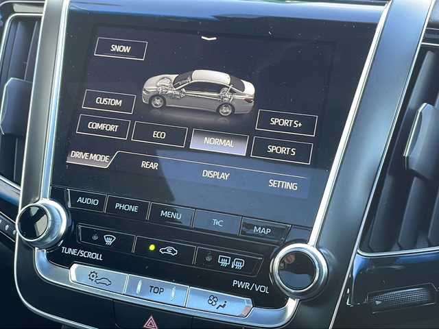 トヨタ クラウン ハイブリッド RS アドバンス Four 岩手県 2018(平30)年 3.8万km ダークブルーマイカ サンルーフ ヘッドアップディスプレイ デジタルインナーミラー ナビ バックC フルセグ DVD再生 ビルドインETC2.0 メモリ付電動ハーフレザーシート シートヒーター ステアリングヒーター BSM GPSレーダー AC100Vコンセント レーダークルーズ パドルシフト 4本出しマフラー 純正18AW オートLEDライト フォグランプ