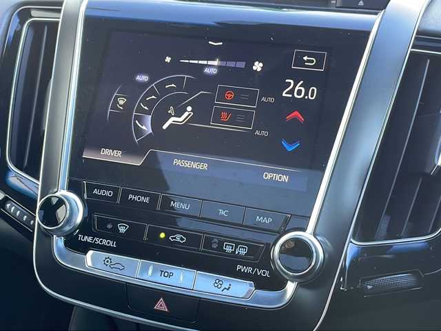 トヨタ クラウン ハイブリッド RS アドバンス Four 岩手県 2018(平30)年 3.8万km ダークブルーマイカ サンルーフ ヘッドアップディスプレイ デジタルインナーミラー ナビ バックC フルセグ DVD再生 ビルドインETC2.0 メモリ付電動ハーフレザーシート シートヒーター ステアリングヒーター BSM GPSレーダー AC100Vコンセント レーダークルーズ パドルシフト 4本出しマフラー 純正18AW オートLEDライト フォグランプ