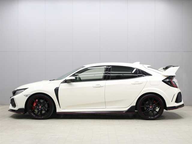 ホンダ シビック タイプR 三重県 2018(平30)年 3.3万km チャンピオンシップホワイト 6MT/純正メモリナビ/　フルセグTV/CD/DVD/Bluetooth/バックカメラ/ビルトインETC/LEDヘッドライト/フォグランプ/オートライト/クルーズコントロール/ブレーキホールド/ステアリングリモコン/レーダー探知機（AR-37LC)/ブレンボキャリパー/カラーマルチインフォメーションDSP/純正20インチアルミホイール/純正フロアマット