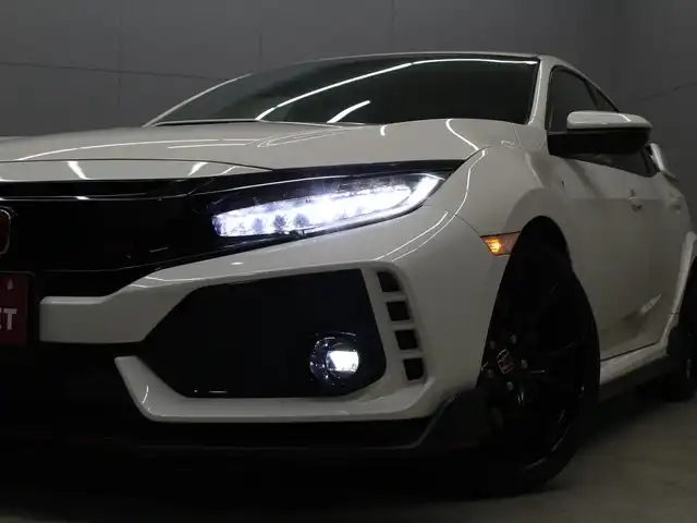 ホンダ シビック タイプR 三重県 2018(平30)年 3.3万km チャンピオンシップホワイト 6MT/純正メモリナビ/　フルセグTV/CD/DVD/Bluetooth/バックカメラ/ビルトインETC/LEDヘッドライト/フォグランプ/オートライト/クルーズコントロール/ブレーキホールド/ステアリングリモコン/レーダー探知機（AR-37LC)/ブレンボキャリパー/カラーマルチインフォメーションDSP/純正20インチアルミホイール/純正フロアマット