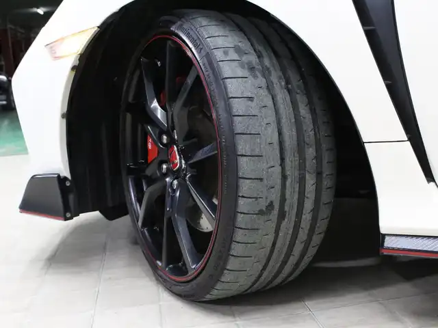 ホンダ シビック タイプR 三重県 2018(平30)年 3.3万km チャンピオンシップホワイト 6MT/純正メモリナビ/　フルセグTV/CD/DVD/Bluetooth/バックカメラ/ビルトインETC/LEDヘッドライト/フォグランプ/オートライト/クルーズコントロール/ブレーキホールド/ステアリングリモコン/レーダー探知機（AR-37LC)/ブレンボキャリパー/カラーマルチインフォメーションDSP/純正20インチアルミホイール/純正フロアマット