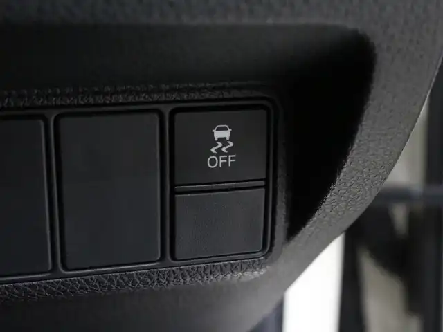 ホンダ シビック タイプR 三重県 2018(平30)年 3.3万km チャンピオンシップホワイト 6MT/純正メモリナビ/　フルセグTV/CD/DVD/Bluetooth/バックカメラ/ビルトインETC/LEDヘッドライト/フォグランプ/オートライト/クルーズコントロール/ブレーキホールド/ステアリングリモコン/レーダー探知機（AR-37LC)/ブレンボキャリパー/カラーマルチインフォメーションDSP/純正20インチアルミホイール/純正フロアマット