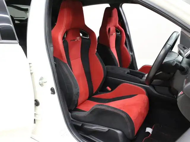 ホンダ シビック タイプR 三重県 2018(平30)年 3.3万km チャンピオンシップホワイト 6MT/純正メモリナビ/　フルセグTV/CD/DVD/Bluetooth/バックカメラ/ビルトインETC/LEDヘッドライト/フォグランプ/オートライト/クルーズコントロール/ブレーキホールド/ステアリングリモコン/レーダー探知機（AR-37LC)/ブレンボキャリパー/カラーマルチインフォメーションDSP/純正20インチアルミホイール/純正フロアマット