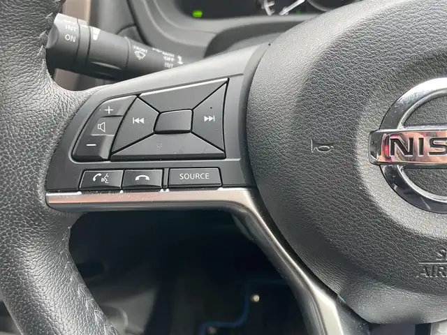 日産 ノート e－パワー メダリスト 島根県 2018(平30)年 1.5万km スーパーブラック 純正ＳＤナビ　/フルセグＴＶ　/ＤＶＤ再生　/Ｂｌｕｅｔｏｏｔｈ接続　/全方位/バック/サイド/フロントカメラ　/ＥＴＣ2.0/純正ドラレコ　/インテリジェントクルーズコントロール/前後コーナーセンサー　/純正ＬＥＤライト　/純正アルミホイール　/純正フロアマット　/保証書・取扱説明書