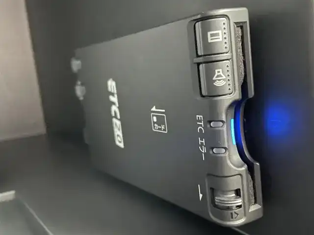 日産 ノート e－パワー メダリスト 島根県 2018(平30)年 1.5万km スーパーブラック 純正ＳＤナビ　/フルセグＴＶ　/ＤＶＤ再生　/Ｂｌｕｅｔｏｏｔｈ接続　/全方位/バック/サイド/フロントカメラ　/ＥＴＣ2.0/純正ドラレコ　/インテリジェントクルーズコントロール/前後コーナーセンサー　/純正ＬＥＤライト　/純正アルミホイール　/純正フロアマット　/保証書・取扱説明書