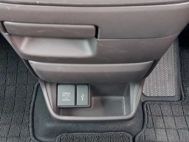 ホンダ フリード G ホンダセンシング 東京都 2021(令3)年 2万km クリスタルブラックパール Cパッケージ/・UVカットガラス/・前席シートヒーター/・2列目サンシェード/純正SDナビ/バックカメラ/CD/DVD/BT/AM/FM/TV/両側パワースライドドア/リアスポイラー/ビルトインETC/アイドリングストップ/前後ドライブレコーダー/ホンダセンシング/衝突軽減ブレーキ/レーントレーシングアシスト/アダプティブクルーズコントロール