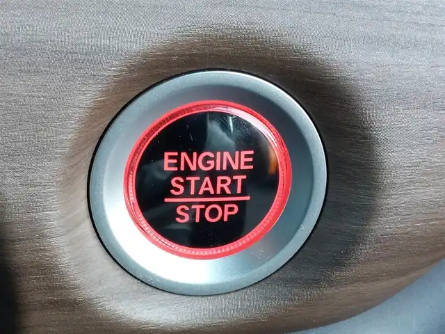 ホンダ フリード G ホンダセンシング 東京都 2021(令3)年 2万km クリスタルブラックパール Cパッケージ/・UVカットガラス/・前席シートヒーター/・2列目サンシェード/純正SDナビ/バックカメラ/CD/DVD/BT/AM/FM/TV/両側パワースライドドア/リアスポイラー/ビルトインETC/アイドリングストップ/前後ドライブレコーダー/ホンダセンシング/衝突軽減ブレーキ/レーントレーシングアシスト/アダプティブクルーズコントロール