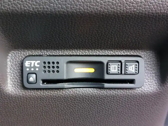 ホンダ フリード G ホンダセンシング 東京都 2021(令3)年 2万km クリスタルブラックパール Cパッケージ/・UVカットガラス/・前席シートヒーター/・2列目サンシェード/純正SDナビ/バックカメラ/CD/DVD/BT/AM/FM/TV/両側パワースライドドア/リアスポイラー/ビルトインETC/アイドリングストップ/前後ドライブレコーダー/ホンダセンシング/衝突軽減ブレーキ/レーントレーシングアシスト/アダプティブクルーズコントロール