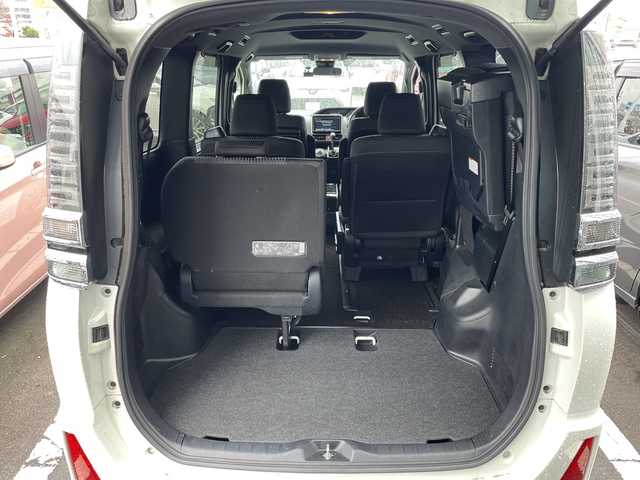 トヨタ ヴォクシー ZS 長野県 2017(平29)年 3.8万km ホワイトパールクリスタルシャイン 禁煙車/純正9インチナビ【NSZT-Y66T】/（CD/DVD/フルセグTV/Bluetooth）/セーフティセンス/・プリクラッシュセーフティ/・レーンディパーチャーアラート/・先行車発進告知機能/・オートマチックハイビーム/バックカメラ/ビルトインETC/両側パワースライドドア/ドライブレコーダー/革巻きステアリング/クルーズコントロール/ステアリングスイッチ/LEDヘッドライト/フォグランプ/オートライト/スマートキー/Pスタート/電動格納ミラー/純正16インチAW/純正フロアマット/ドアバイザー