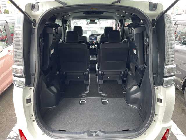 トヨタ ヴォクシー ZS 長野県 2017(平29)年 3.8万km ホワイトパールクリスタルシャイン 禁煙車/純正9インチナビ【NSZT-Y66T】/（CD/DVD/フルセグTV/Bluetooth）/セーフティセンス/・プリクラッシュセーフティ/・レーンディパーチャーアラート/・先行車発進告知機能/・オートマチックハイビーム/バックカメラ/ビルトインETC/両側パワースライドドア/ドライブレコーダー/革巻きステアリング/クルーズコントロール/ステアリングスイッチ/LEDヘッドライト/フォグランプ/オートライト/スマートキー/Pスタート/電動格納ミラー/純正16インチAW/純正フロアマット/ドアバイザー