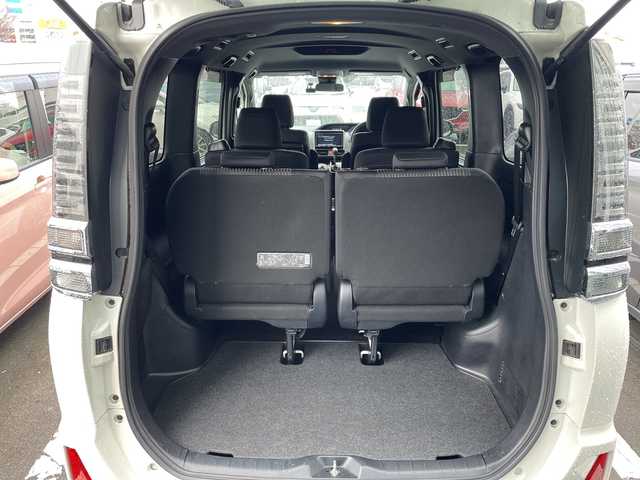 トヨタ ヴォクシー ZS 長野県 2017(平29)年 3.8万km ホワイトパールクリスタルシャイン 禁煙車/純正9インチナビ【NSZT-Y66T】/（CD/DVD/フルセグTV/Bluetooth）/セーフティセンス/・プリクラッシュセーフティ/・レーンディパーチャーアラート/・先行車発進告知機能/・オートマチックハイビーム/バックカメラ/ビルトインETC/両側パワースライドドア/ドライブレコーダー/革巻きステアリング/クルーズコントロール/ステアリングスイッチ/LEDヘッドライト/フォグランプ/オートライト/スマートキー/Pスタート/電動格納ミラー/純正16インチAW/純正フロアマット/ドアバイザー