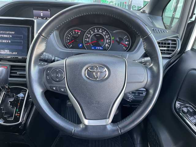 トヨタ ヴォクシー ZS 長野県 2017(平29)年 3.8万km ホワイトパールクリスタルシャイン 禁煙車/純正9インチナビ【NSZT-Y66T】/（CD/DVD/フルセグTV/Bluetooth）/セーフティセンス/・プリクラッシュセーフティ/・レーンディパーチャーアラート/・先行車発進告知機能/・オートマチックハイビーム/バックカメラ/ビルトインETC/両側パワースライドドア/ドライブレコーダー/革巻きステアリング/クルーズコントロール/ステアリングスイッチ/LEDヘッドライト/フォグランプ/オートライト/スマートキー/Pスタート/電動格納ミラー/純正16インチAW/純正フロアマット/ドアバイザー
