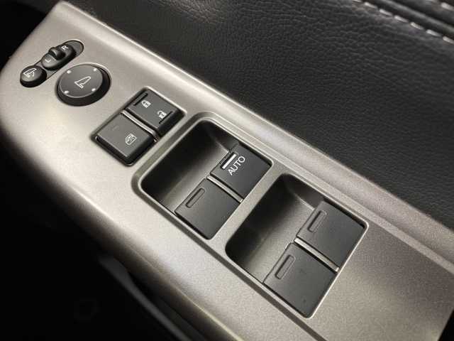 ホンダ ステップワゴン スパーダ eHEV G EXホンダS 茨城県 2020(令2)年 5.1万km プラチナホワイトパール 純正８型ナビ　バックモニター　フルセグＴＶ　ドライブレコーダー　追従クルコン　ビルトインＥＴＣ２．０　シートヒーター　衝突軽減ブレーキ　両側電動スライドドア　純正１６インチアルミホイール　禁煙車