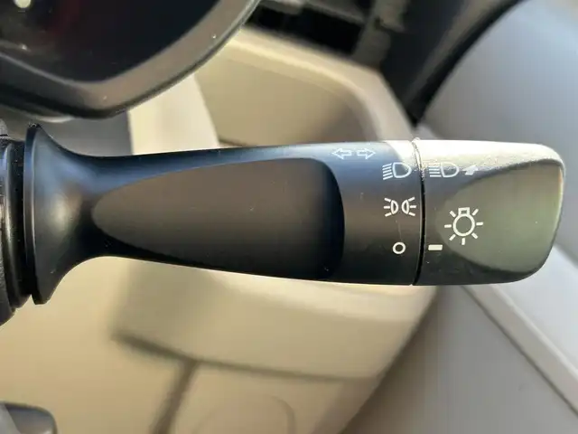 ダイハツ ムーヴ L 和歌山県 2018(平30)年 6.2万km ホワイト 純正CDチューナー/ワンオーナー/横滑り防止装置/アイドリングストップ/ヘッドライトレベライザー/パワーステアリング/純正アルミホイール/純正フロアマット/純正ドアバイザー