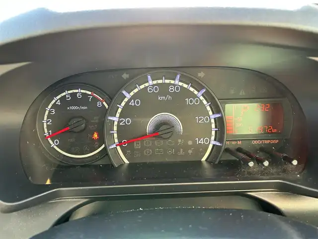 ダイハツ ムーヴ L 和歌山県 2018(平30)年 6.2万km ホワイト 純正CDチューナー/ワンオーナー/横滑り防止装置/アイドリングストップ/ヘッドライトレベライザー/パワーステアリング/純正アルミホイール/純正フロアマット/純正ドアバイザー